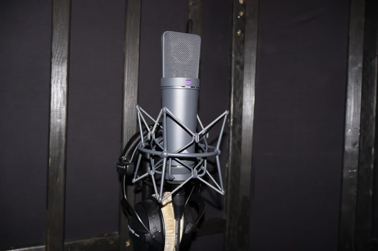 Recording booth